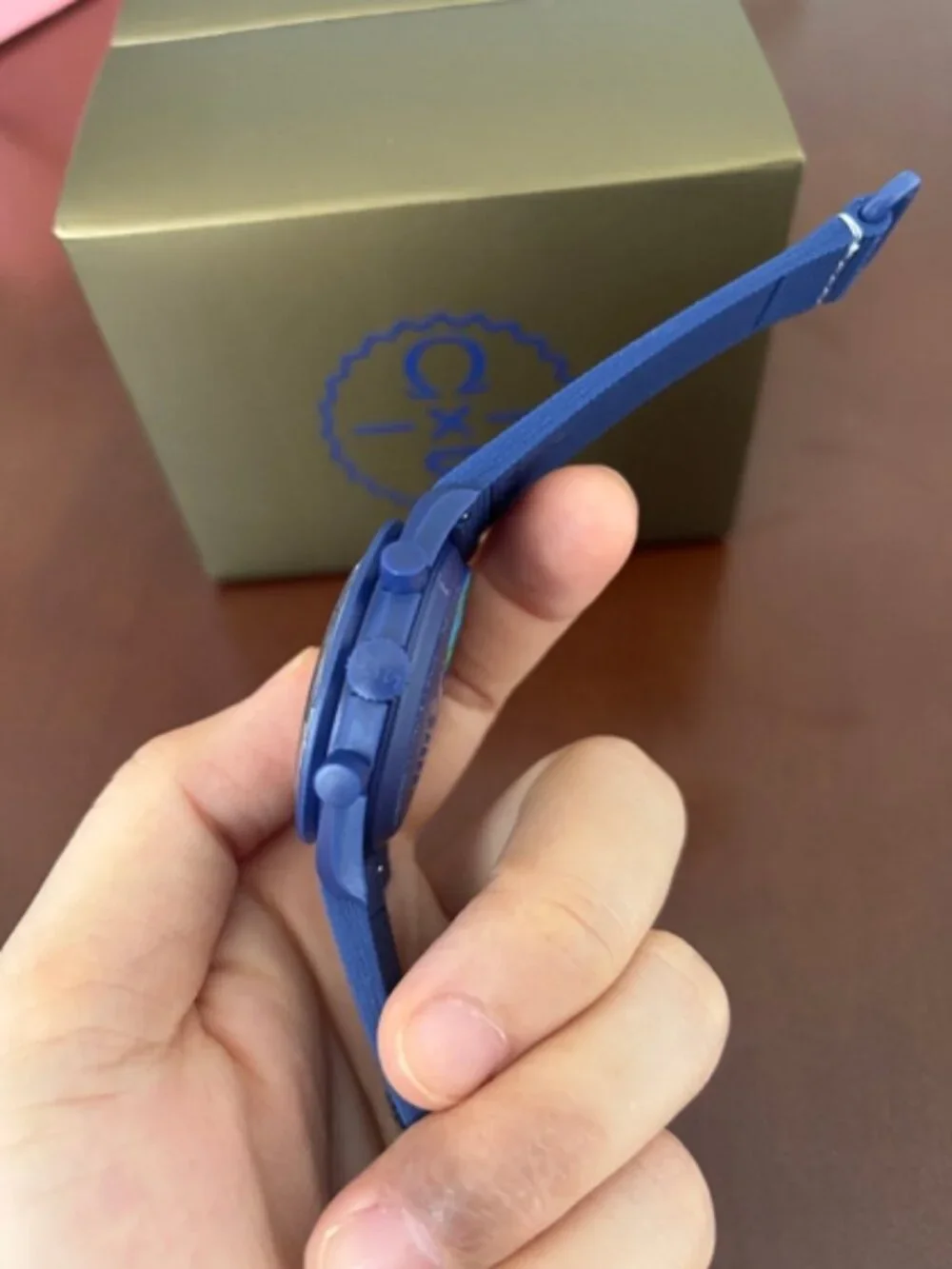 ✨OMEGA✨ blue battery watch